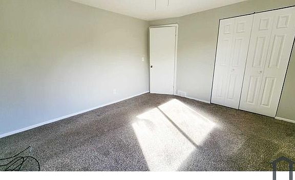 5th image of 5976 Glenway Dr #B