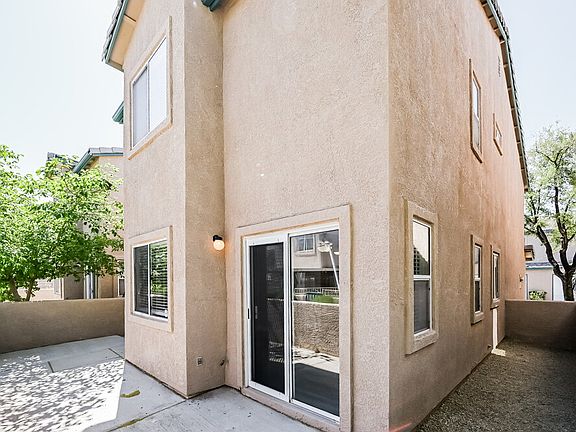 4th image of 5594 Calais Ct