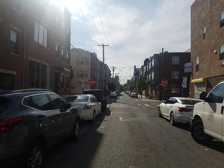 Mt Vernon St looking West