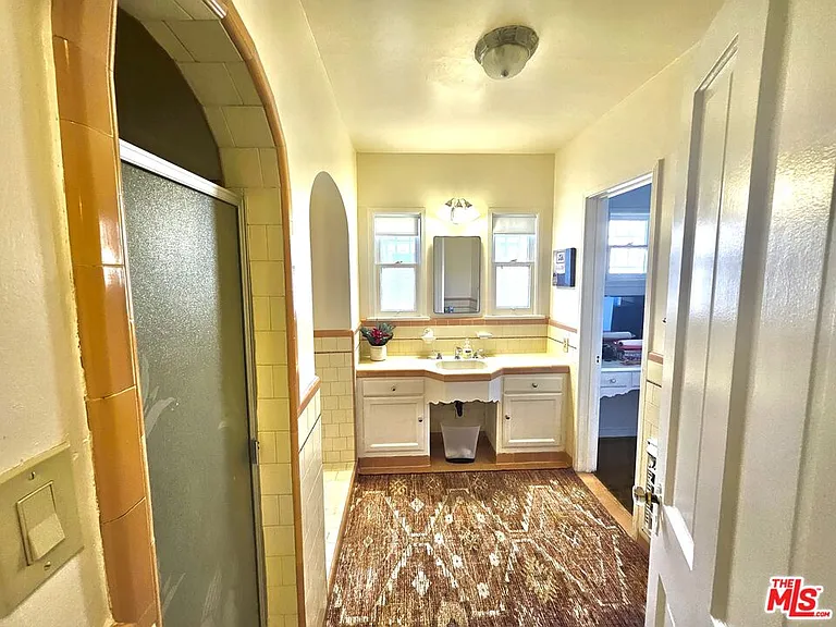 2211 W 78th Pl — Photo 19