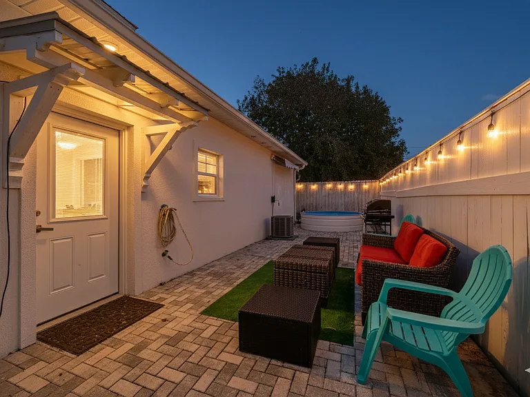 212 Corto Pl — Photo 4
