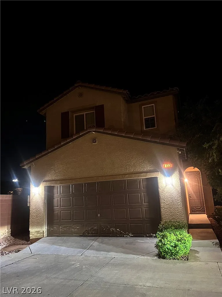 3 bed, 2.5 bath, 1390 sqft, $2,150 — Photo 3