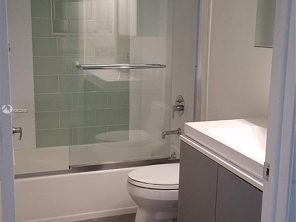 4th image of 8215 Lake Dr #502