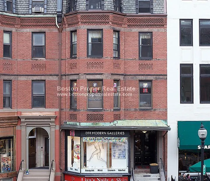 3 bed, 2.5 bath, $8,995 — Photo 3