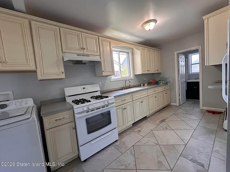 44 Milbank Rd — Photo 6