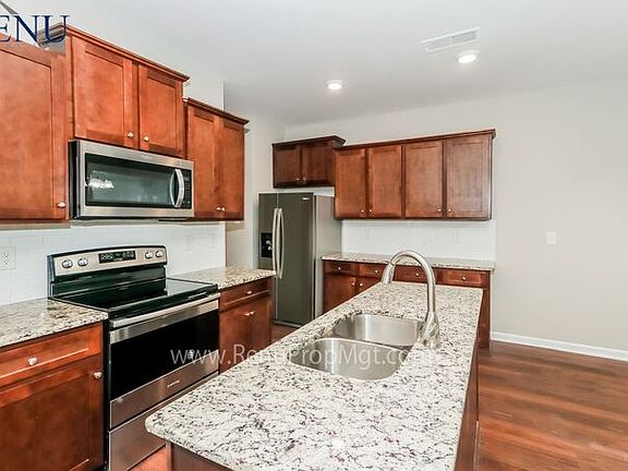 2nd image of 292 Rankin Cir