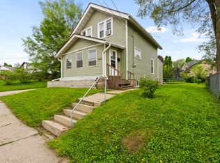 915 Regent St, Waukesha, WI 53186