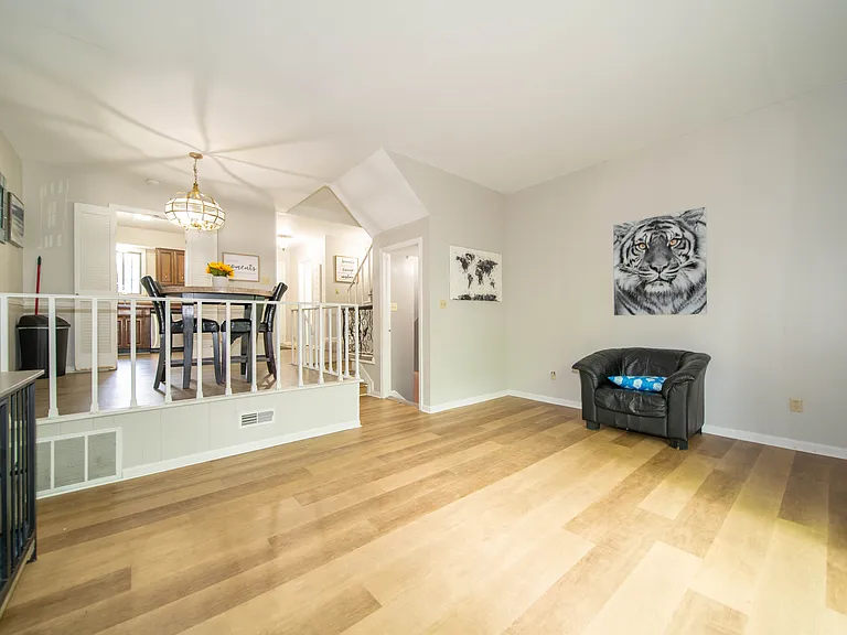 2257 Rome Dr — Photo 6