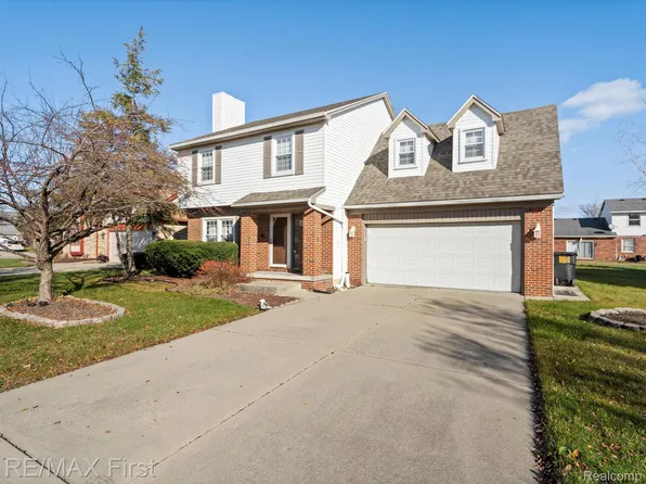 600 Victoria Park Dr W, Detroit, MI 48215