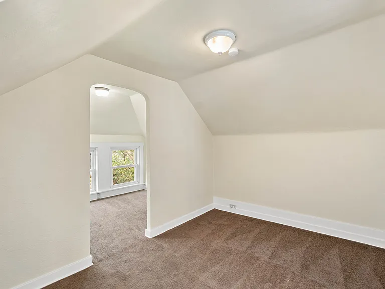 2228 S Braddock Ave — Photo 17