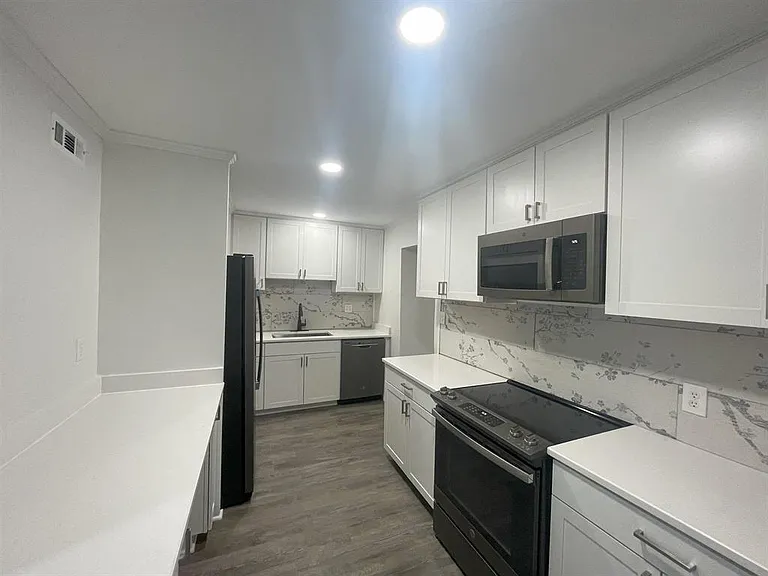 4967 Kimball Ave — Photo 5