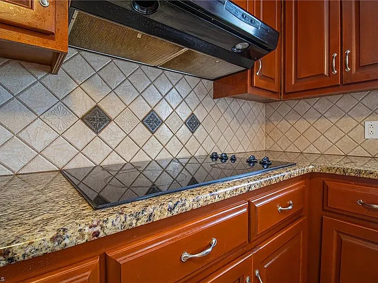 654 Meadowlark Dr — Photo 12