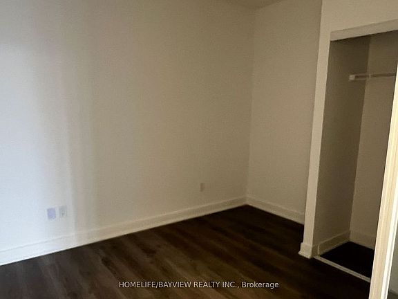 5th image of 715 Davis Dr