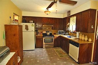 5th image of 3026 Wisteria St