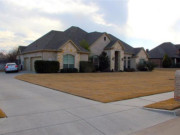 3rd image of 1413 Plum Creek Dr