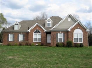 2703 Lydia Ct, Thompsons Station, TN 37179