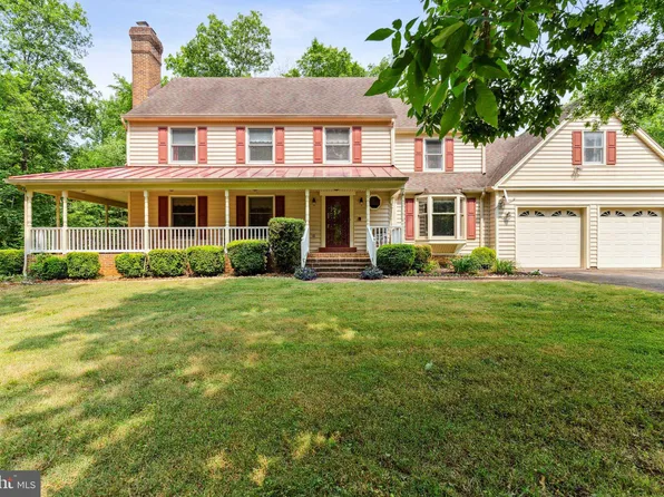 7501 Falkland Dr, Gainesville, VA 20155
