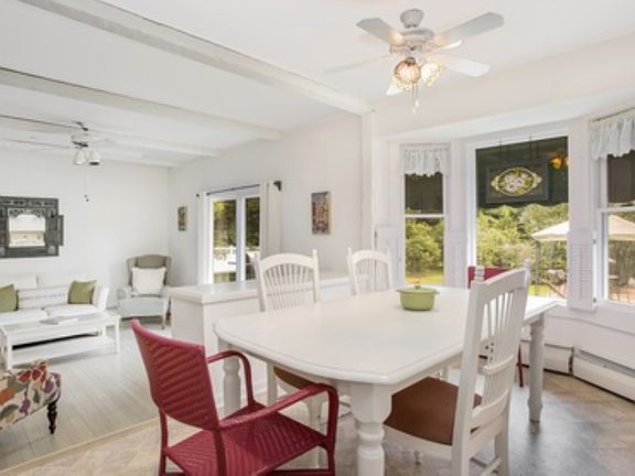 4th image of 18 Deweil Dr
