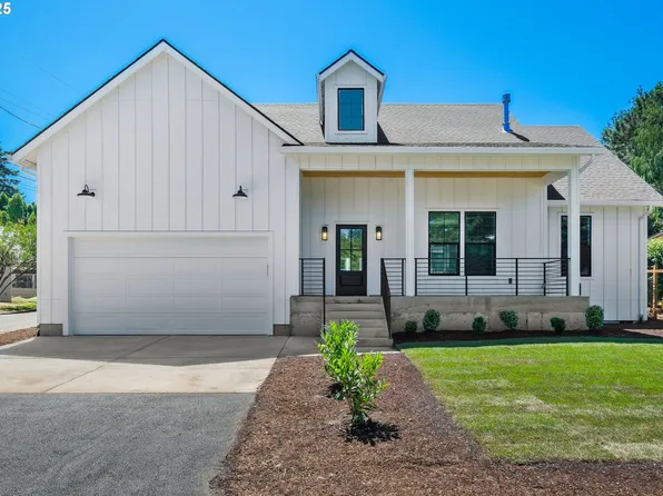 10236 NE Beech St, Portland, OR 97220