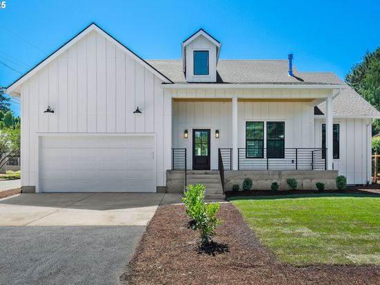 10236 NE Beech St, Portland, OR 97220