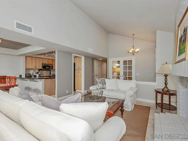 10470 Ridgewater Ln — Photo 6
