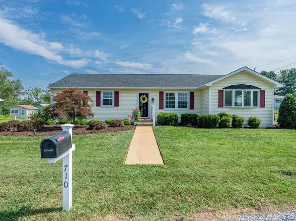 710 10th St, Shenandoah, VA 22849