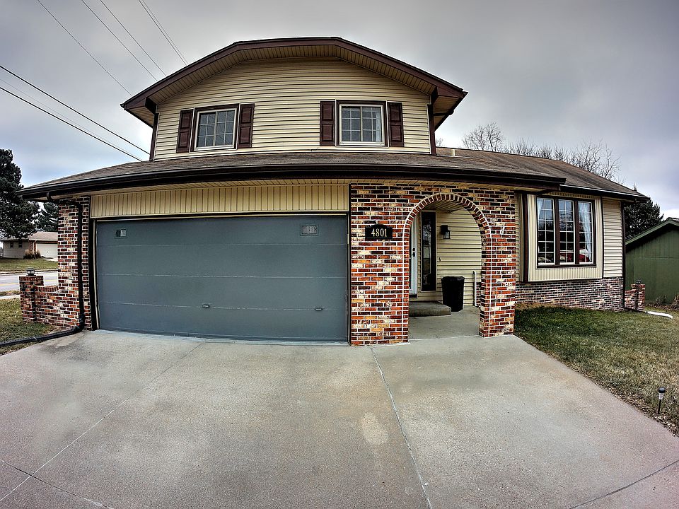 Fresh painted Garage