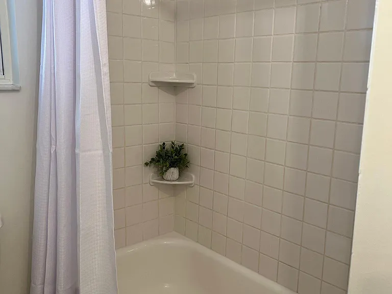 2332 Ardmore Ave — Photo 15
