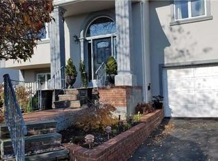 989 Mildred Dr, Baldwin, NY 11510