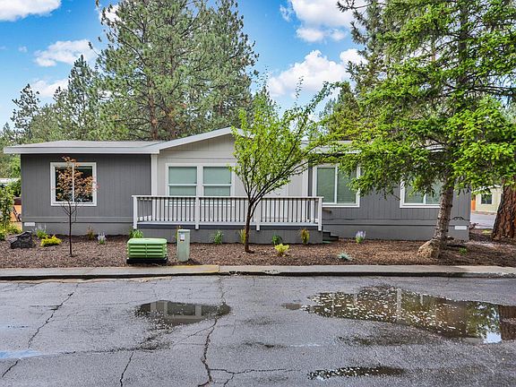 2nd image of 61070 Winter Park Ln Unit 202