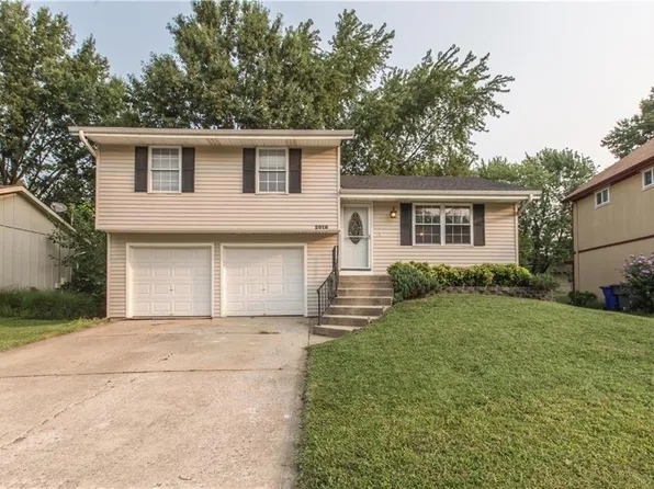 2018 E Mohawk Ct, Olathe, KS 66062