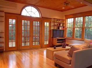 8 Sessions St, Wellesley, MA 02482