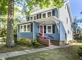 1095 Steuben Ave, New Milford, NJ 07646