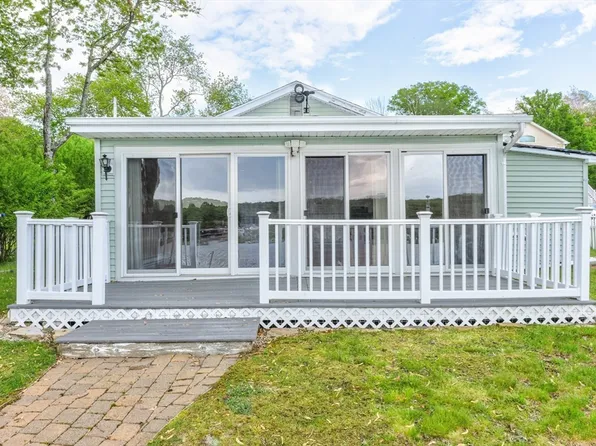 35 Sichols Colony Rd, Wales, MA 01081