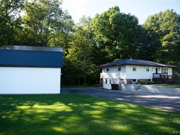 4750 Cottage Rd, Gasport, NY 14067