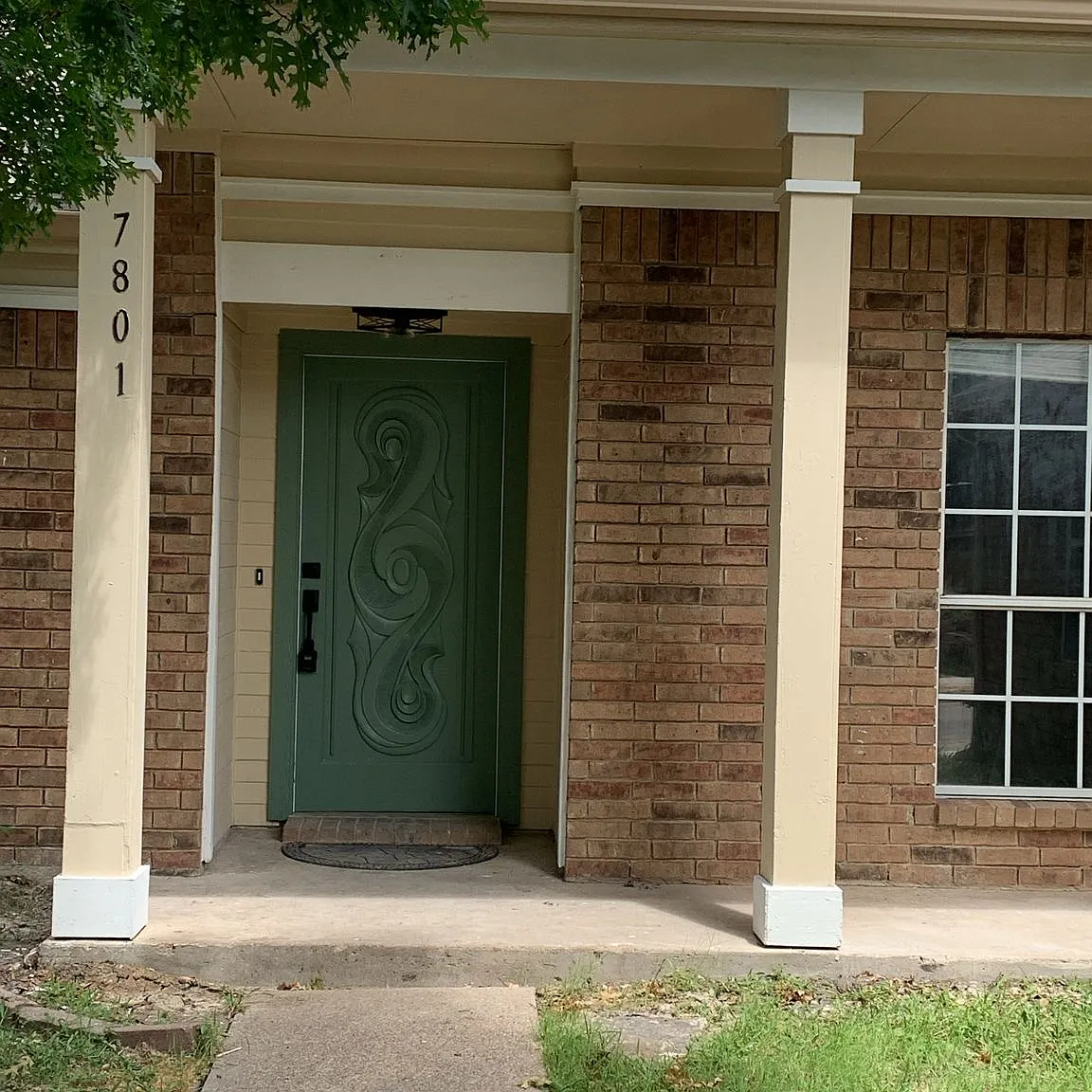 4 bed, 1900 sqft, $2,375 — Photo 2
