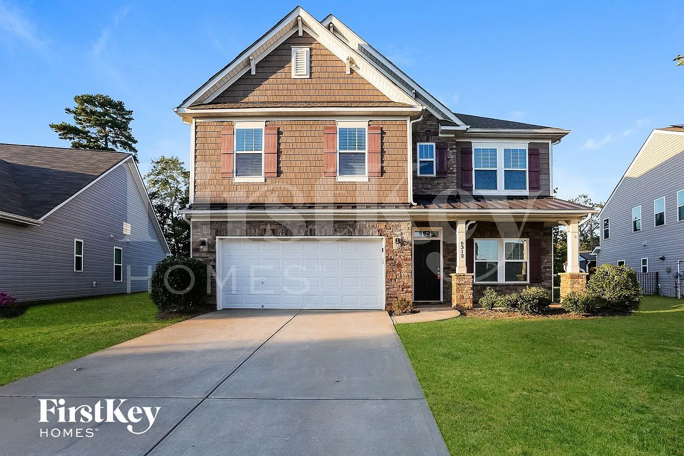 4 bed, 2.5 bath, 2641 sqft, $2,725 — Photo 2