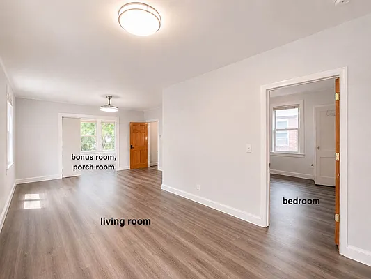 Living room, photo 2