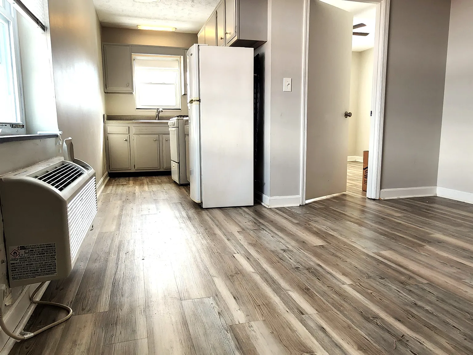 1 bed, 550 sqft, $960 — Photo 2