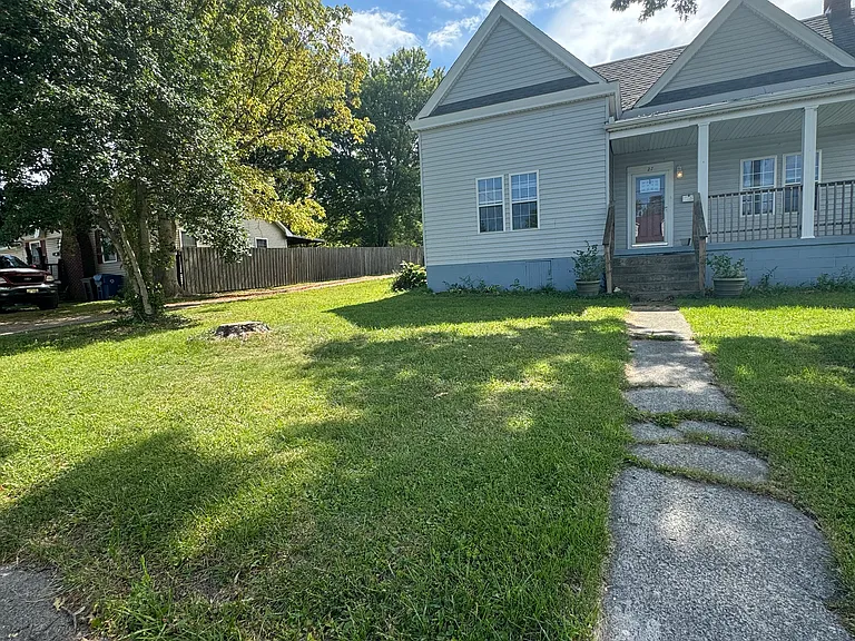 27 Ashland Ave — Photo 2