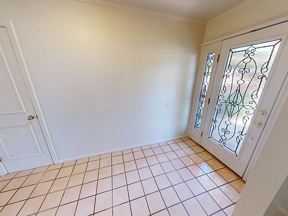4th image of 1808 N Fowler St