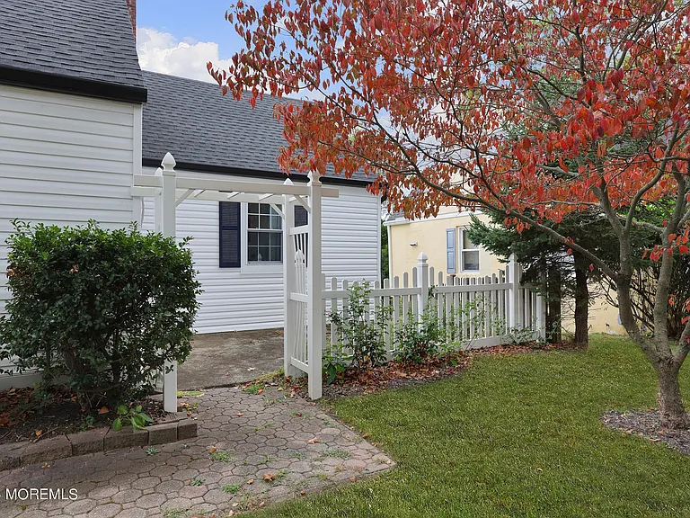 67 E Highland Ave — Photo 3
