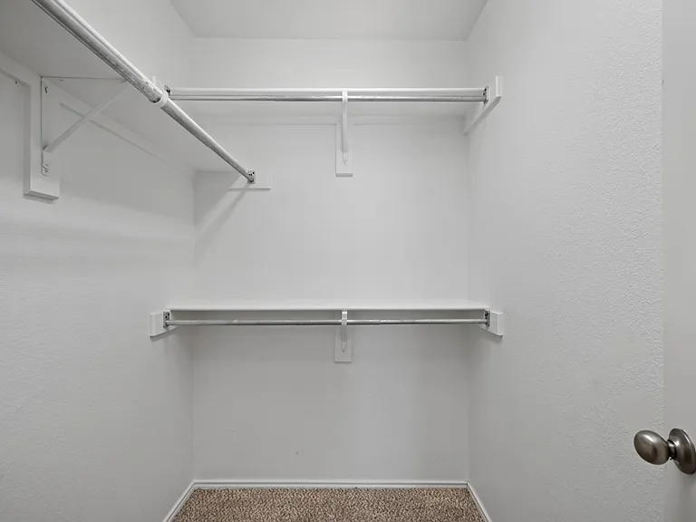 4028 Kyndra Cir — Photo 16