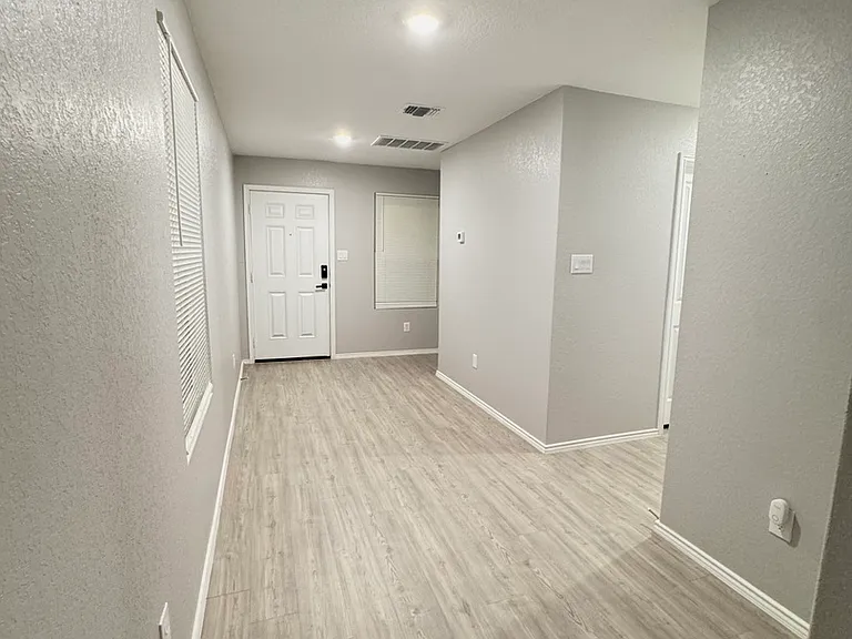 6855 Burgess Rdg — Photo 2