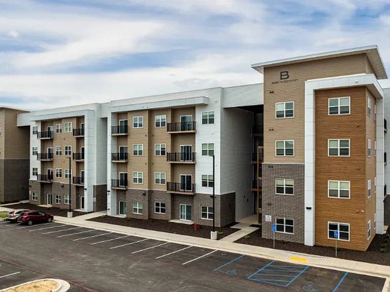 Finley Ridge Apartments — Photo 12