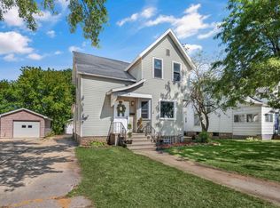 1514 10th Ave, Menominee, MI 49858