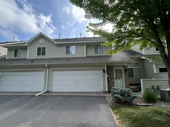 8854 Spring Ln, Woodbury, MN 55125