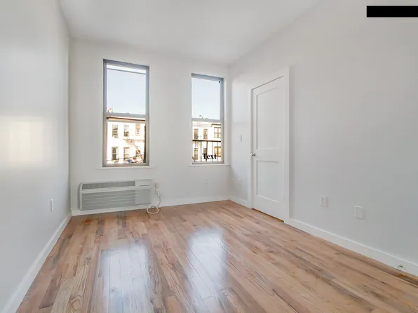 247 Harman Street image 1 of 5
