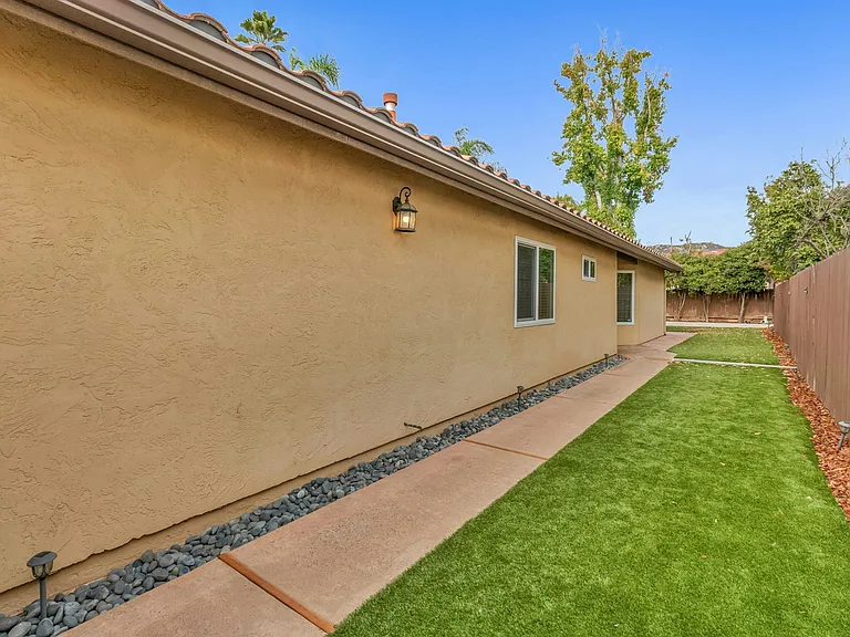 2166 Pueblo Gln — Photo 21