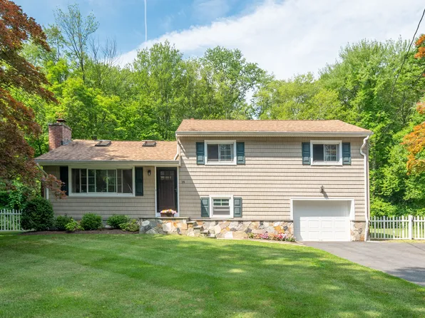 19 Blackwood Road, Brookfield, CT 06804